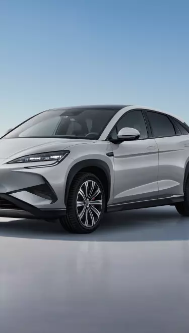A BYD SEALION 7 európai bemutatója a Párizsi Autószalonon