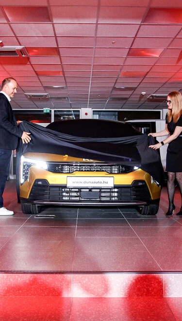 Exkluzív modellbemutatóval ünnepelt a Duna Autó Kia szalonja