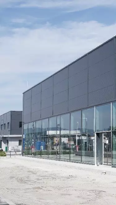 Magyarország legnagyobb e-mobilitási központja készült el Budakalászon