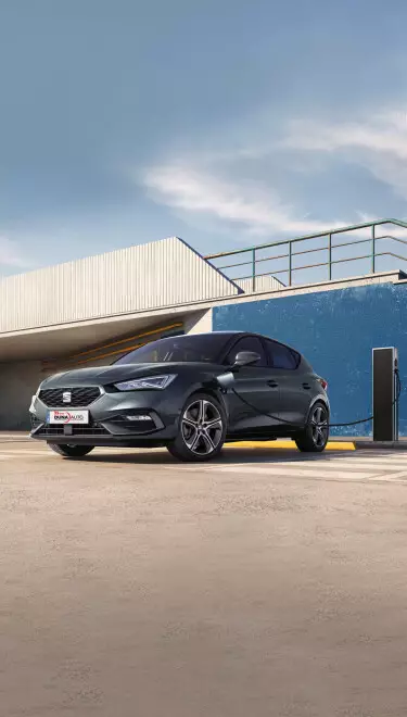 A megújult SEAT Leon modernebb dizájnnal és fejlettebb hibrid hajtáslánccal érkezett