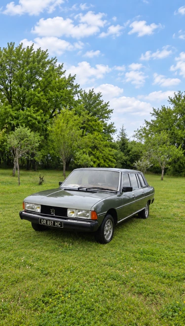 Madonna egy különleges Peugeot 604-esben utazott Párizsban