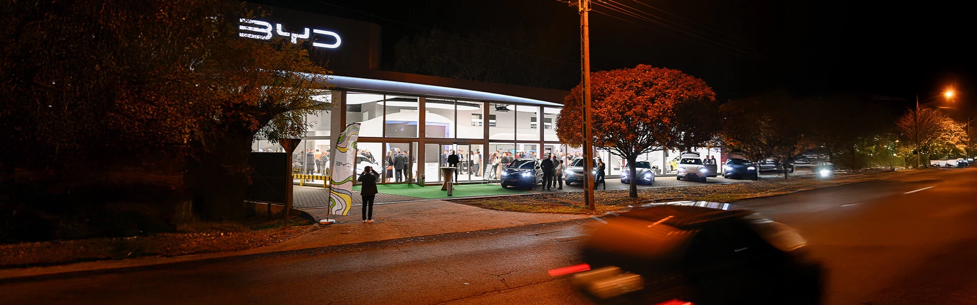 A Duna Autó megnyitotta a kínai elektromosautó-gyártó flagship store-ját Szegeden