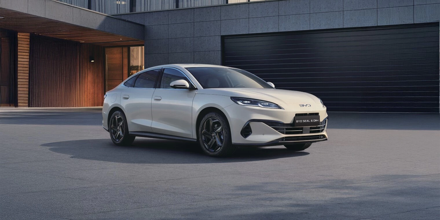 Debütál az új BYD SEAL 6 DM-i szedán és Touring változatban