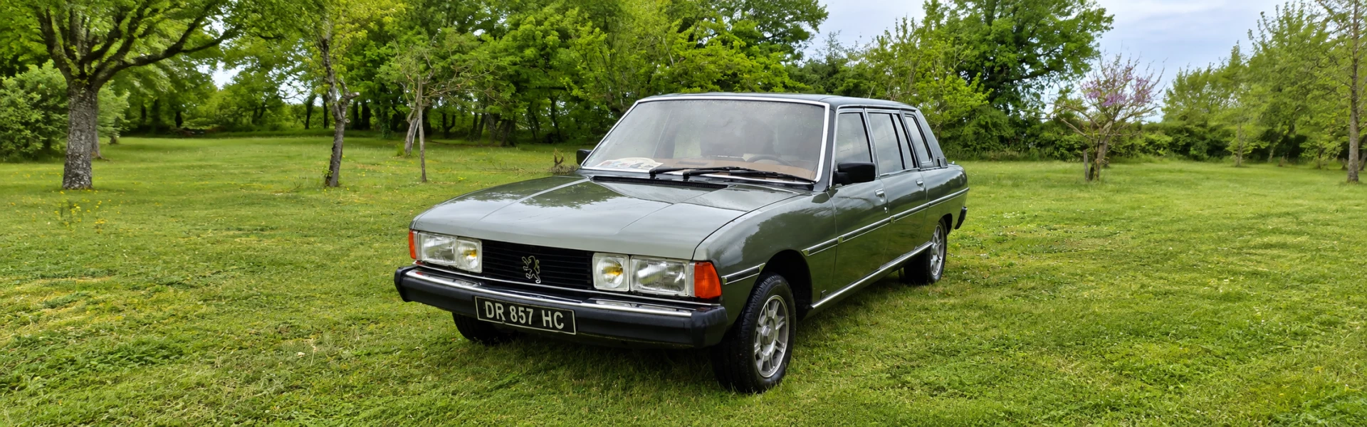 Madonna egy különleges Peugeot 604-esben utazott Párizsban