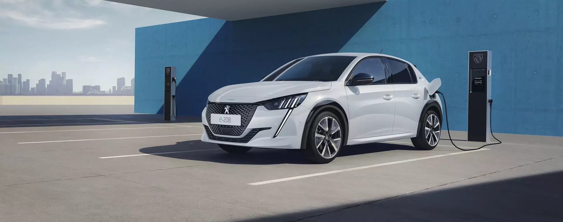 A PEUGEOT 2022-ben átvette a vezetést Európában az elektromos kisautók piacán