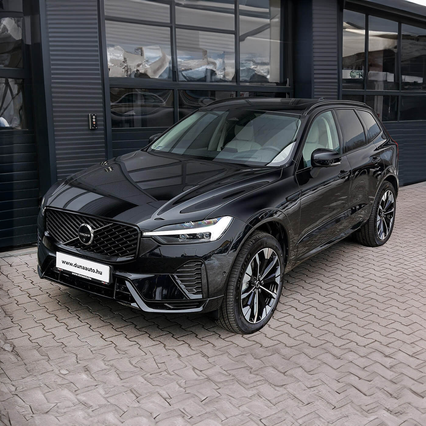 Volvo XC60 T6 Plus Dark