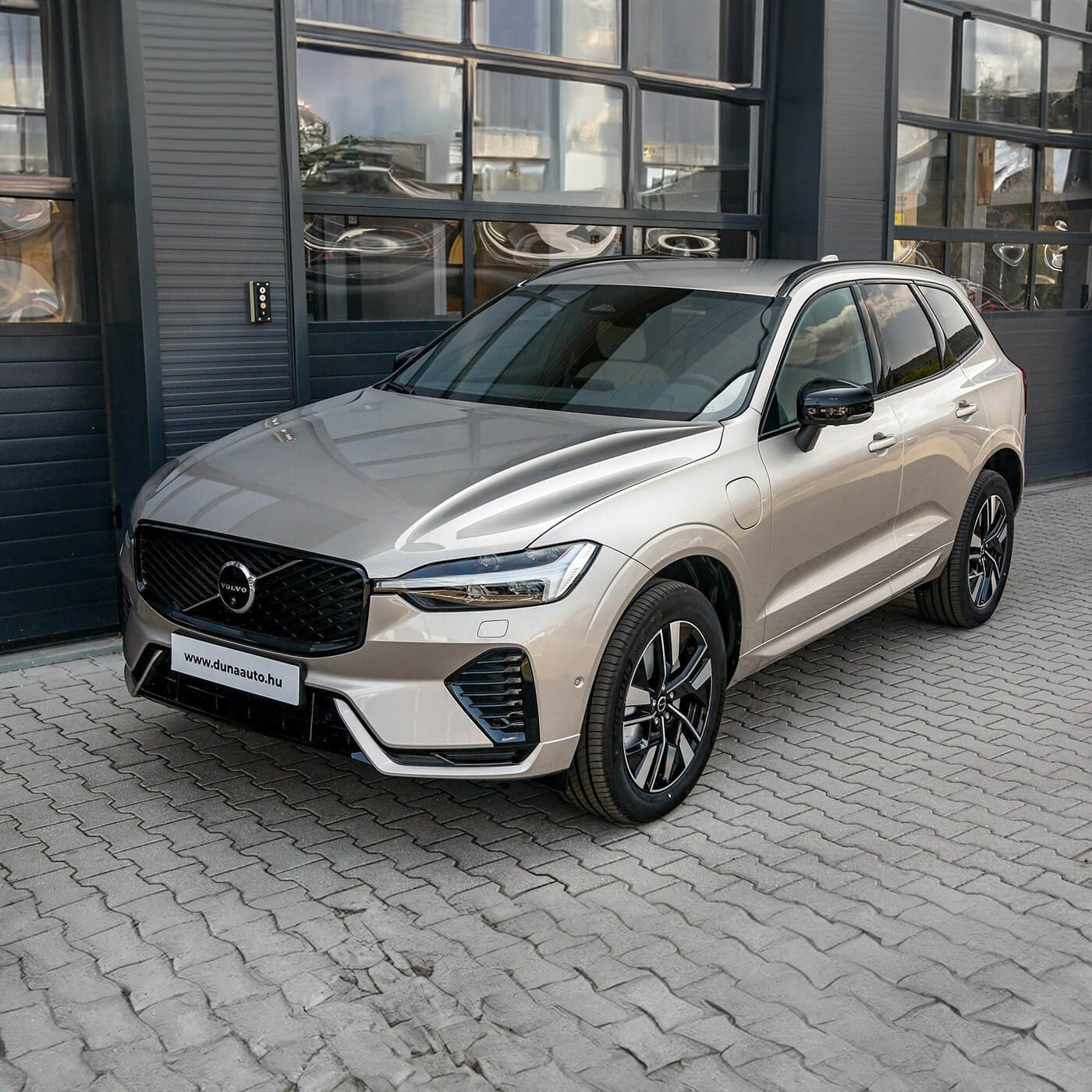 Volvo XC60 T6 Plus Dark