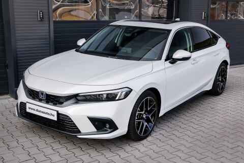 CIVIC 2.0 i-MMD Hybrid Advance eCVT KÉSZLETRŐL AZONNAL. METÁLFÉNY AZ ÁRBAN