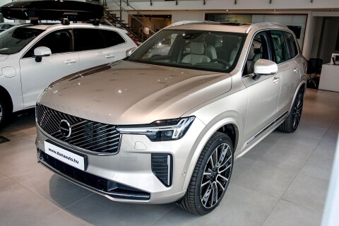XC90 2.0 [B5] MHEV Ultra Bright Geartronic (7 személyes ) szalonautó ajánlat