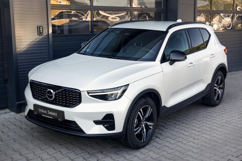XC40 2.0 [B3] MHEV Plus Dark DCT Magyarországi vásárlás. vezetett szervizkönyv. garanciális