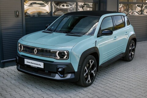 R 4 E-Tech electric 52 kWh Techno ''plein sud'' vászontetős verzió-bemutató autó