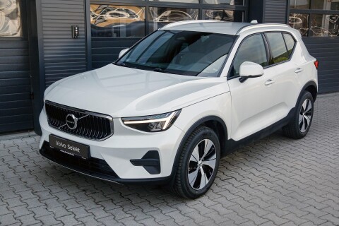 XC40 2.0 [B3] MHEV Core DCT Magyarországi. vezetett szervizkönyv