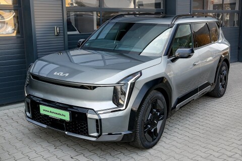 EV9 99,8kWh GT-Line 4WD [6személy] 45.381 Futástljesítmény. első forglaomba helyezés 2023.10.25
