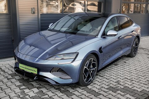 SEAL Design 82,5kWh Magyarországi! Garanciális! Áfás vételár!