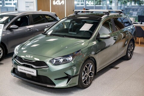 CEE'D Ceed SW 1.5 T-GDI Platinum DCT Holttérfigyelő adaptív tempomat panorámatető JBL hifi elektromos csomagtérajtó