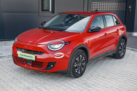 600 600e Red 54kWh Magyarországi! Garanciális!