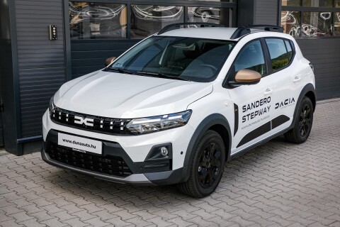 SANDERO 1.0 TCe Stepway Extreme Tesztautó kevés km futással