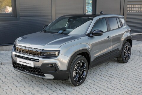 AVENGER 1.2 T3 MHEV Summit (Automata) Készletkisöprő áron .magas felszereltséggel.Automata váltóval Nyitható üvegtetőv