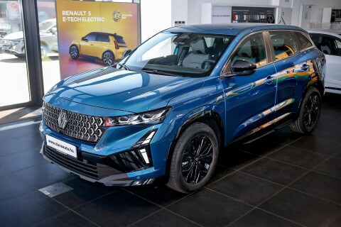 AUSTRAL 1.2 E-Tech hybrid Evolution (Automata) Full hibrid 200 LE-s akár 3.9%-6.9% kamattal egyedi kedvezmény