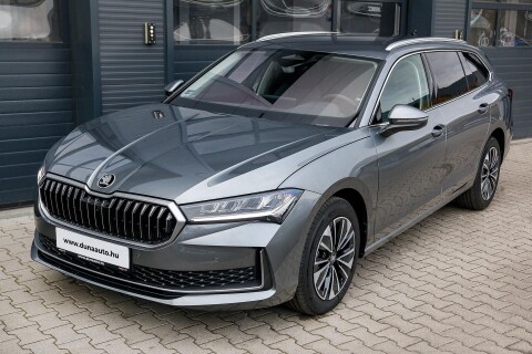 SUPERB Combi 2.0 TDI SCR Selection DSG Sok extrás tesztautó