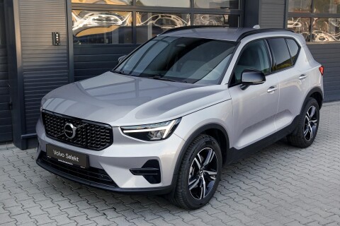 XC40 2.0 [B3] MHEV Plus Dark DCT Magyarországi vásárlás. vezetett szervizkönyv