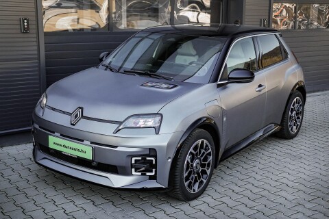 R 5 E-Tech electric 52 kWh Roland Garros 5 év/100 000 km EASY SERVICE karbantartás beépített gyártói garanciával