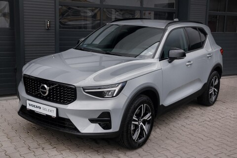 XC40 2.0 [B3] MHEV Plus Dark DCT ÁFA-s bemutató autó ajánlat