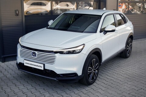 HR-V 1.5 i-MMD Hybrid Elegance eCVT KÉSZLETRŐL. METÁLFÉNY AZ ÁRBAN