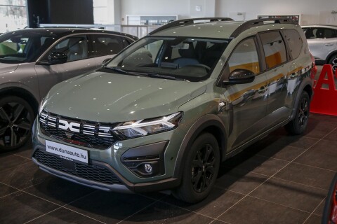 JOGGER 1.0 TCe Extreme (7 személyes ) tesztautó