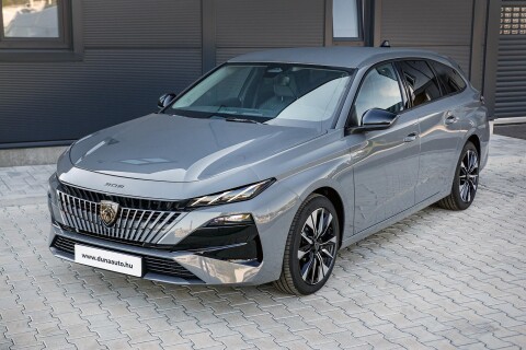 308 1.5 BlueHDi Allure EAT8 Már a modellfrisített verzió autómata váltó 8 év 200 km garanciáv