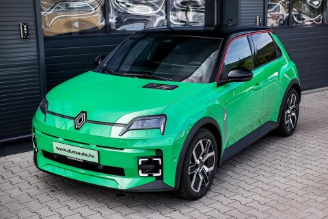 R 5 E-Tech electric 52 kWh Techno szegedi telephelyen elérhető!