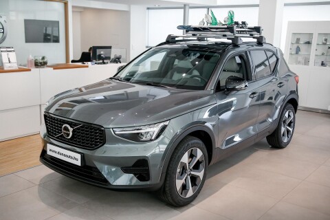 XC40 2.0 [B3] MHEV Ultra Dark DCT 2026.06. havi érkezés Business akció