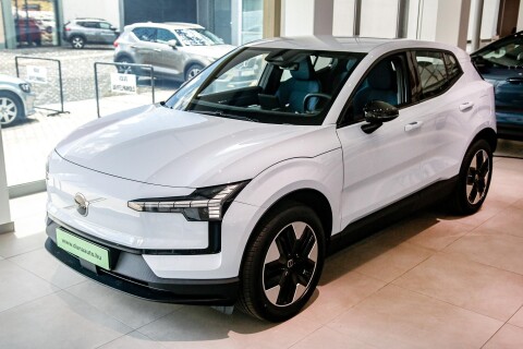 EX30 Single Motor Extended Range Plus egyedi szalonautó ajánlat