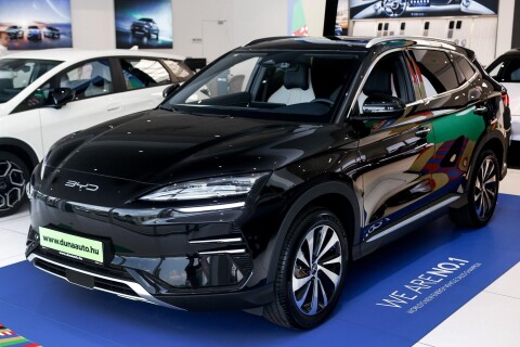 SEAL U Comfort 71,8kWh Készletre érkező. idei átvétellel