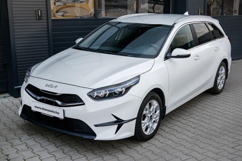CEE'D Ceed SW 1.5 T-GDI Gold DCT Futásteljesítmény 39.903! Elöl-hátul parkradar!