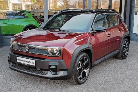 R 4 E-Tech electric 52 kWh Iconic szegedi telephelyen elérhető!