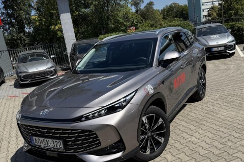 HS 1.5 T-GDI Hybrid+ Luxury (Automata) TESZTAUTÓ 7 év garanciával !