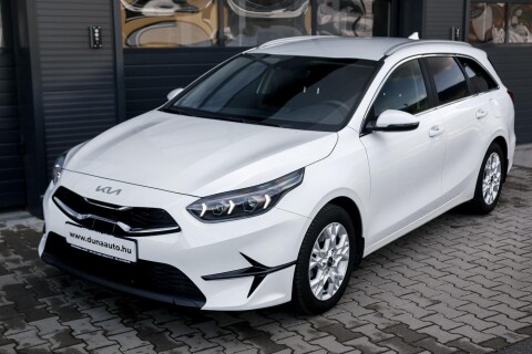 CEE'D Ceed SW 1.5 T-GDI Gold DCT Plus csomaggal. tesztautó